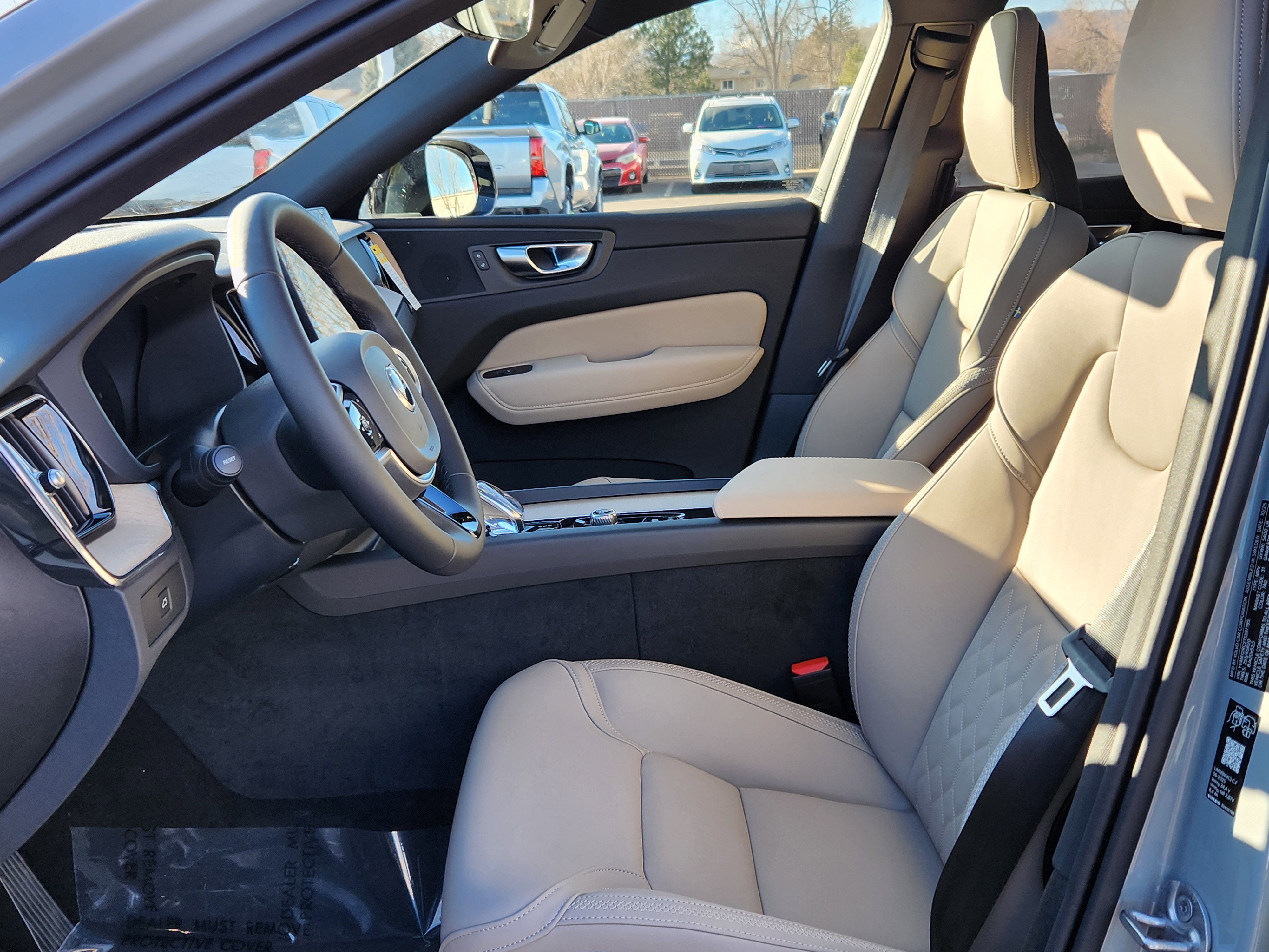 New 2026 Volvo XC60 B5 Plus w/ Climate Package image 7