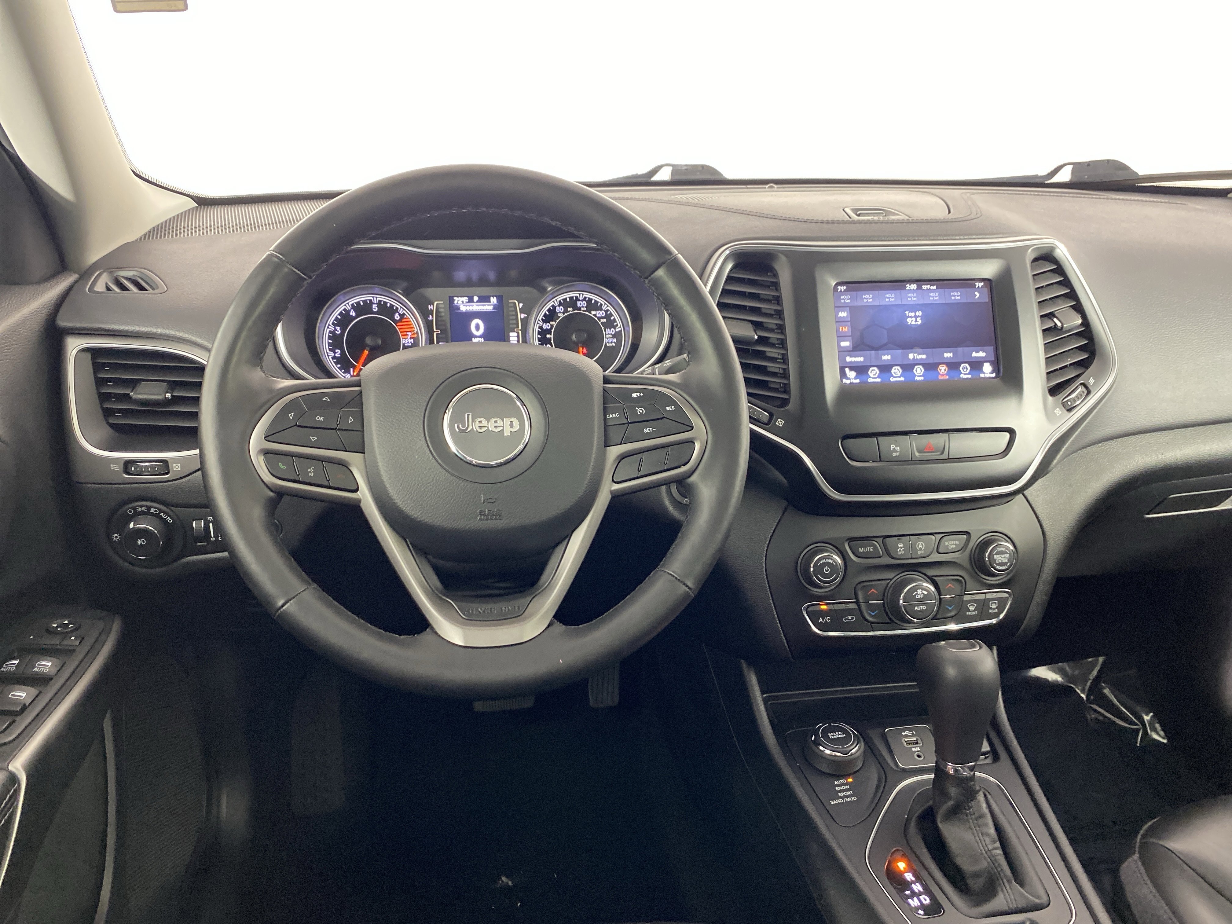 Used 2020 Jeep Cherokee Latitude Plus w/ Comfort/Convenience Group image 21