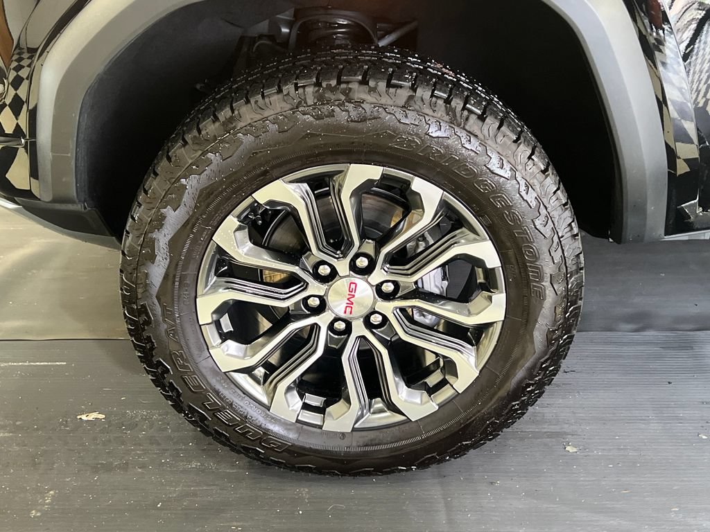 Used 2025 GMC Canyon Denali AWD/4WD image 6