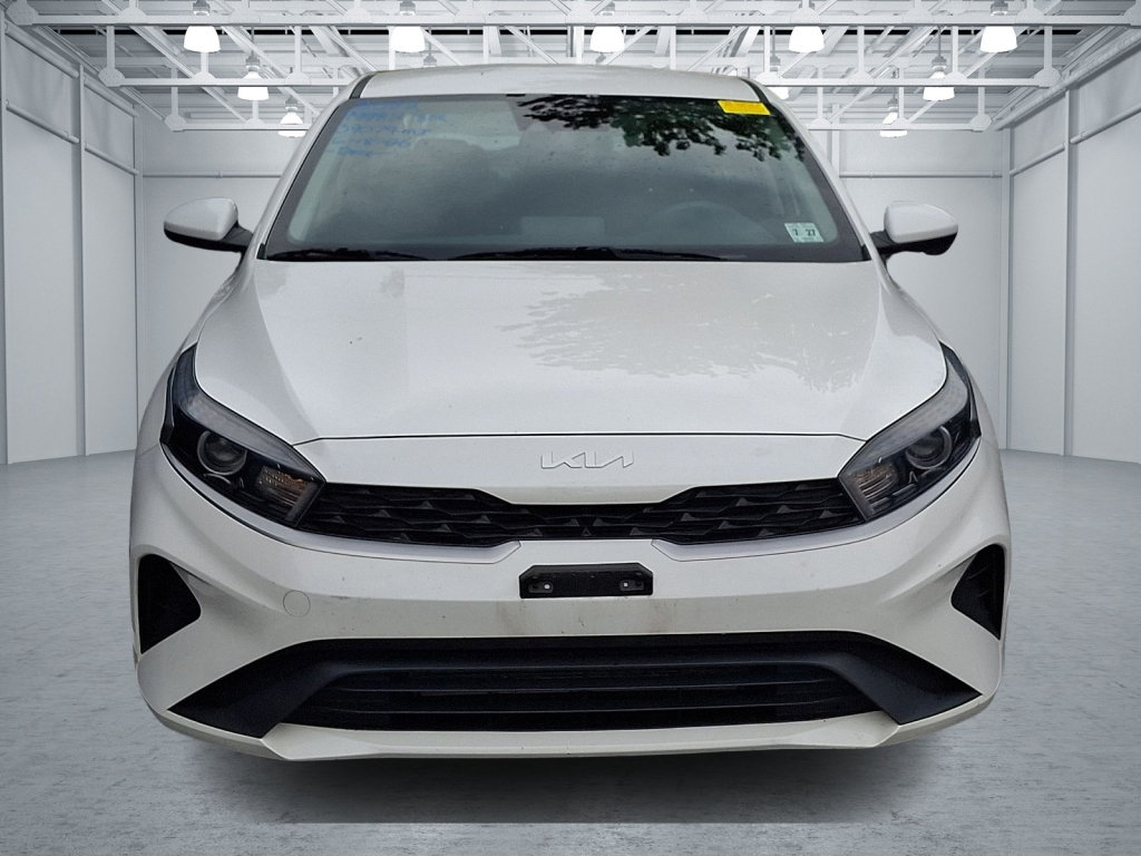 Used 2022 Kia Forte LXS FWD image 2