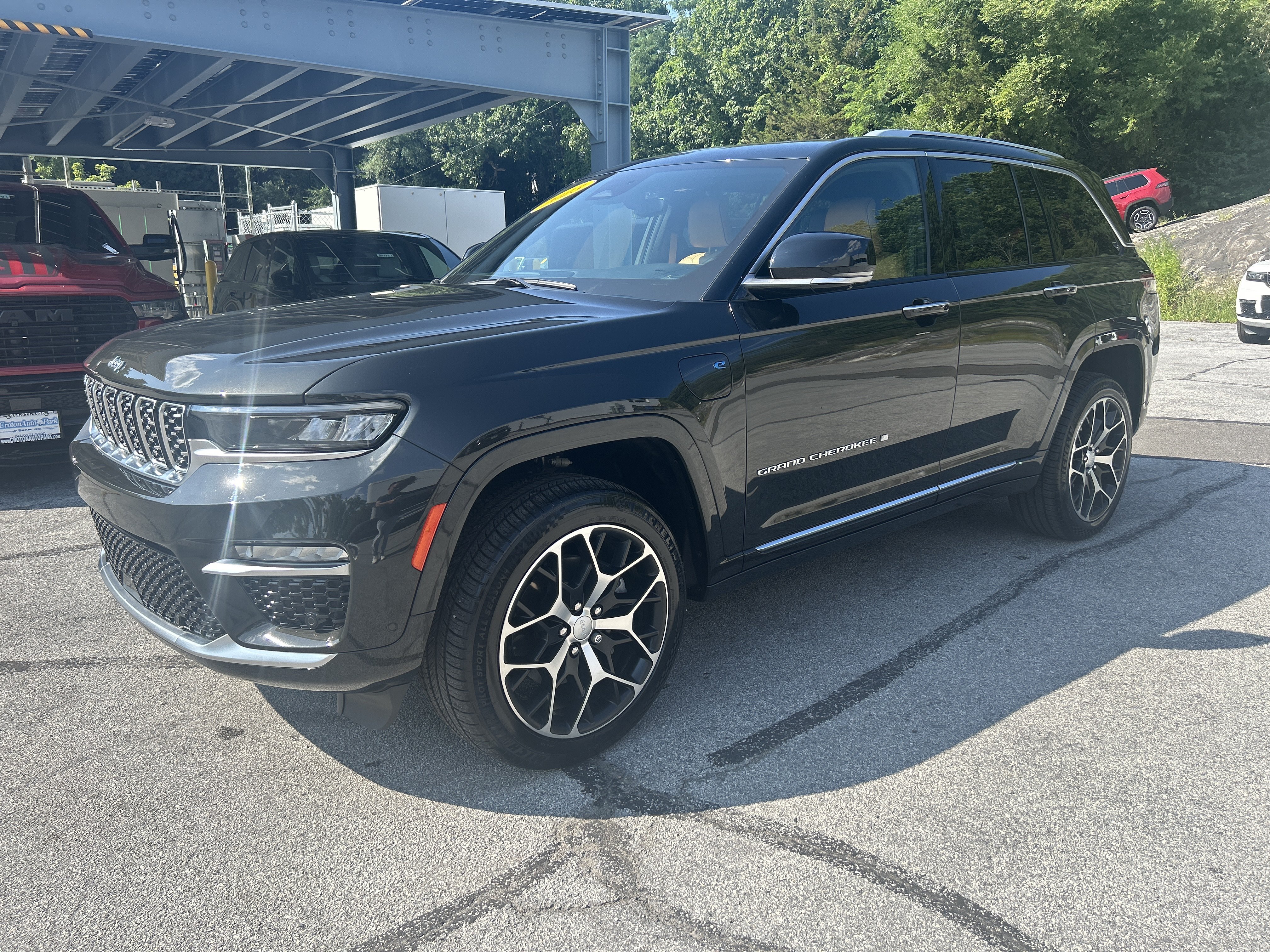 Certified 2023 Jeep Grand Cherokee Summit AWD/4WD image 1