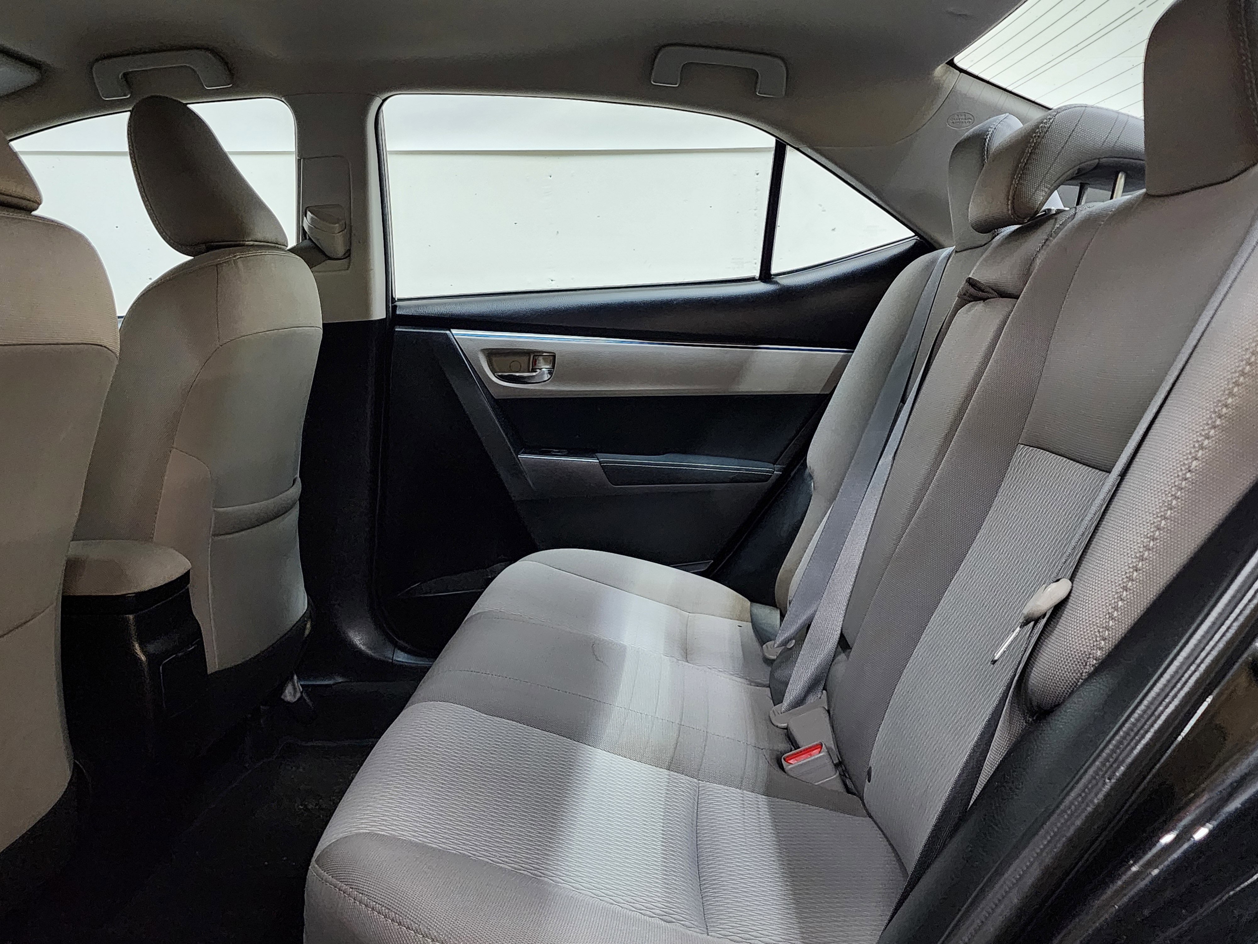 Used 2016 Toyota Corolla LE image 16