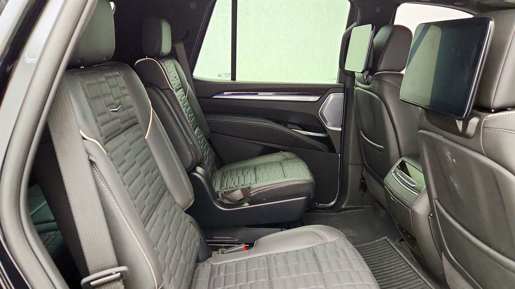 Used 2025 Cadillac Escalade Sport Platinum w/ LPO, ONYX Package AWD/4WD image 28