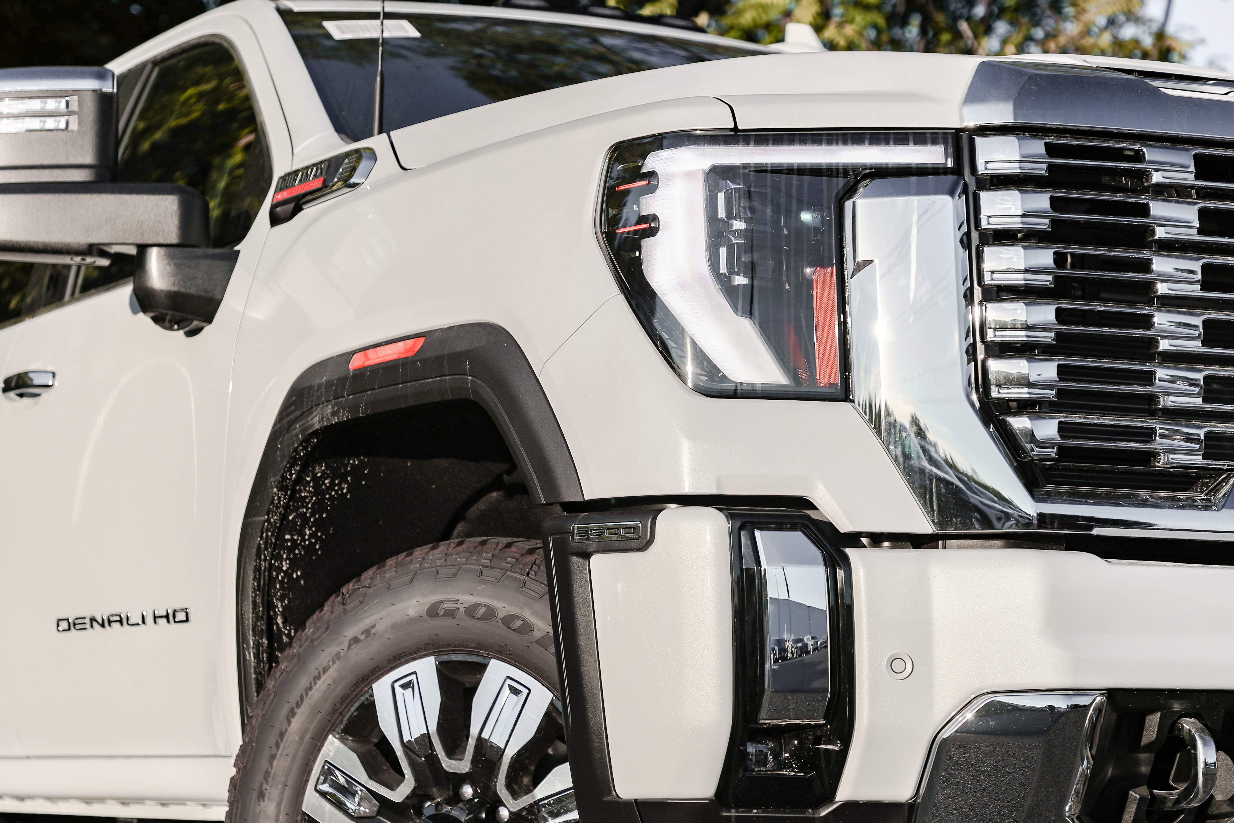 New 2026 GMC Sierra 2500 Denali w/ Denali Reserve Package image 3