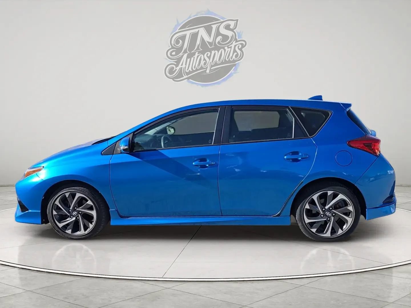 Used 2016 Scion iM Hatchback 4D image 2