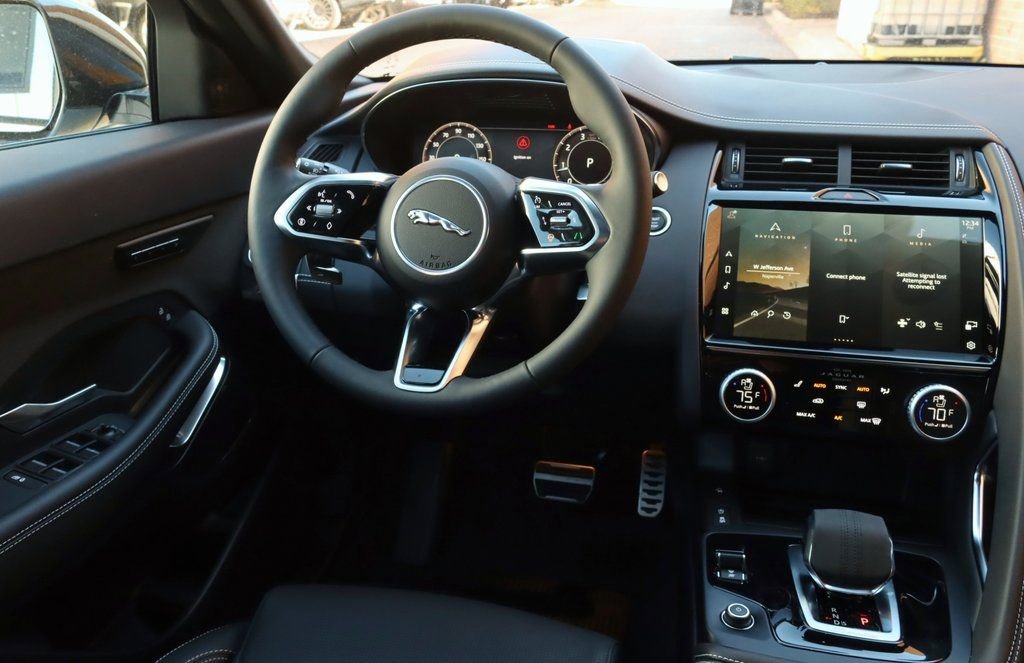 Used 2024 Jaguar E-PACE R-Dynamic SE AWD/4WD image 16