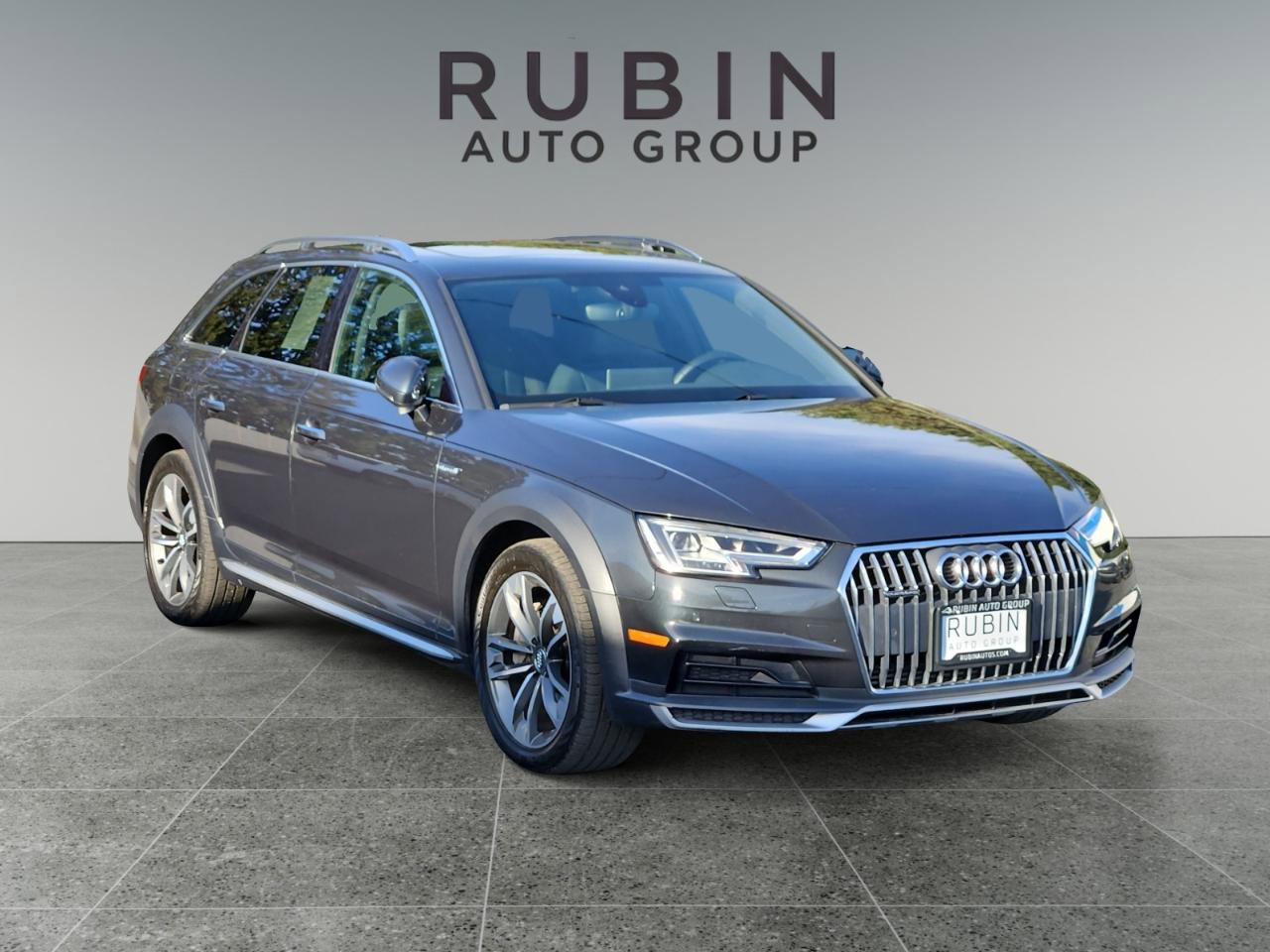 Used 2017 Audi A4 2.0T allroad Premium Plus w/ Technology Package image 1