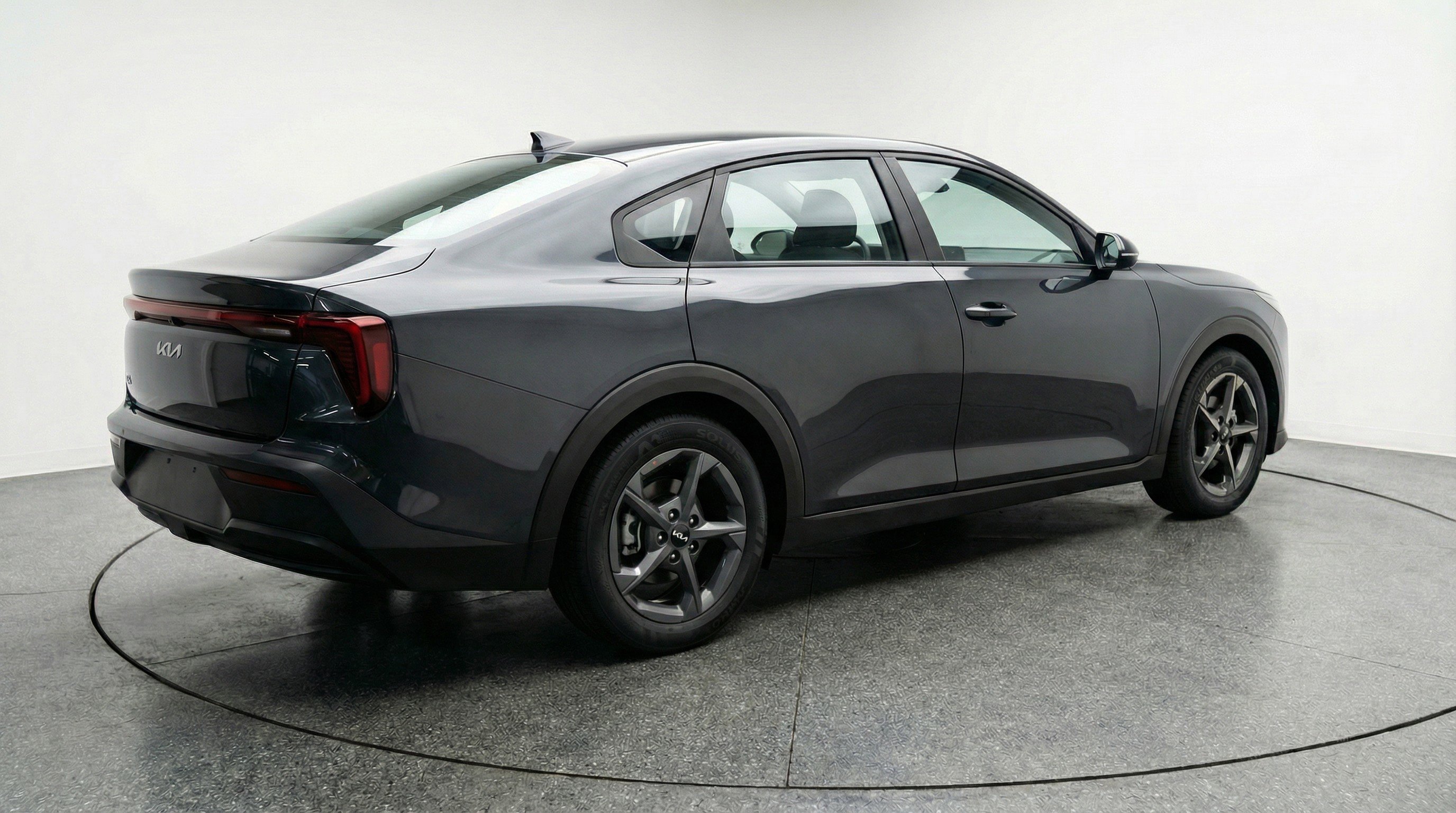 Used 2025 Kia K4 LXS image 9