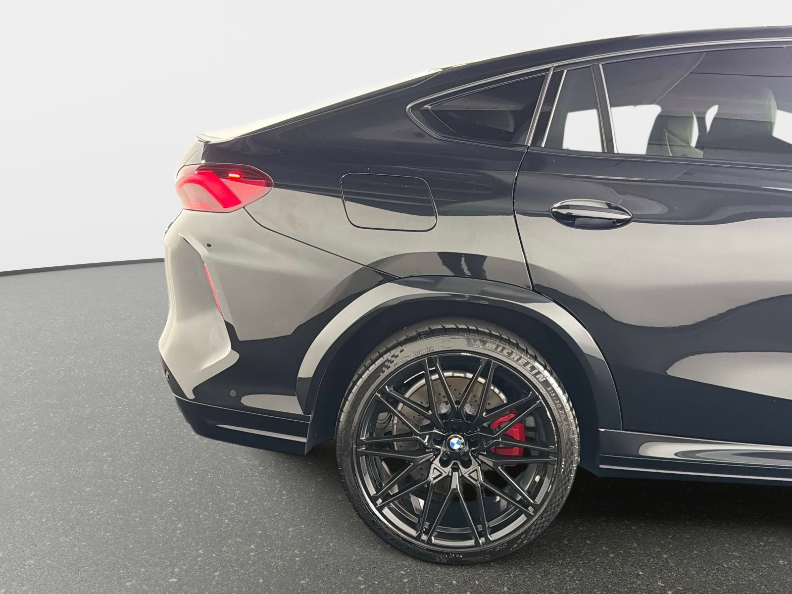 Used 2024 BMW X6 M Competition image 18