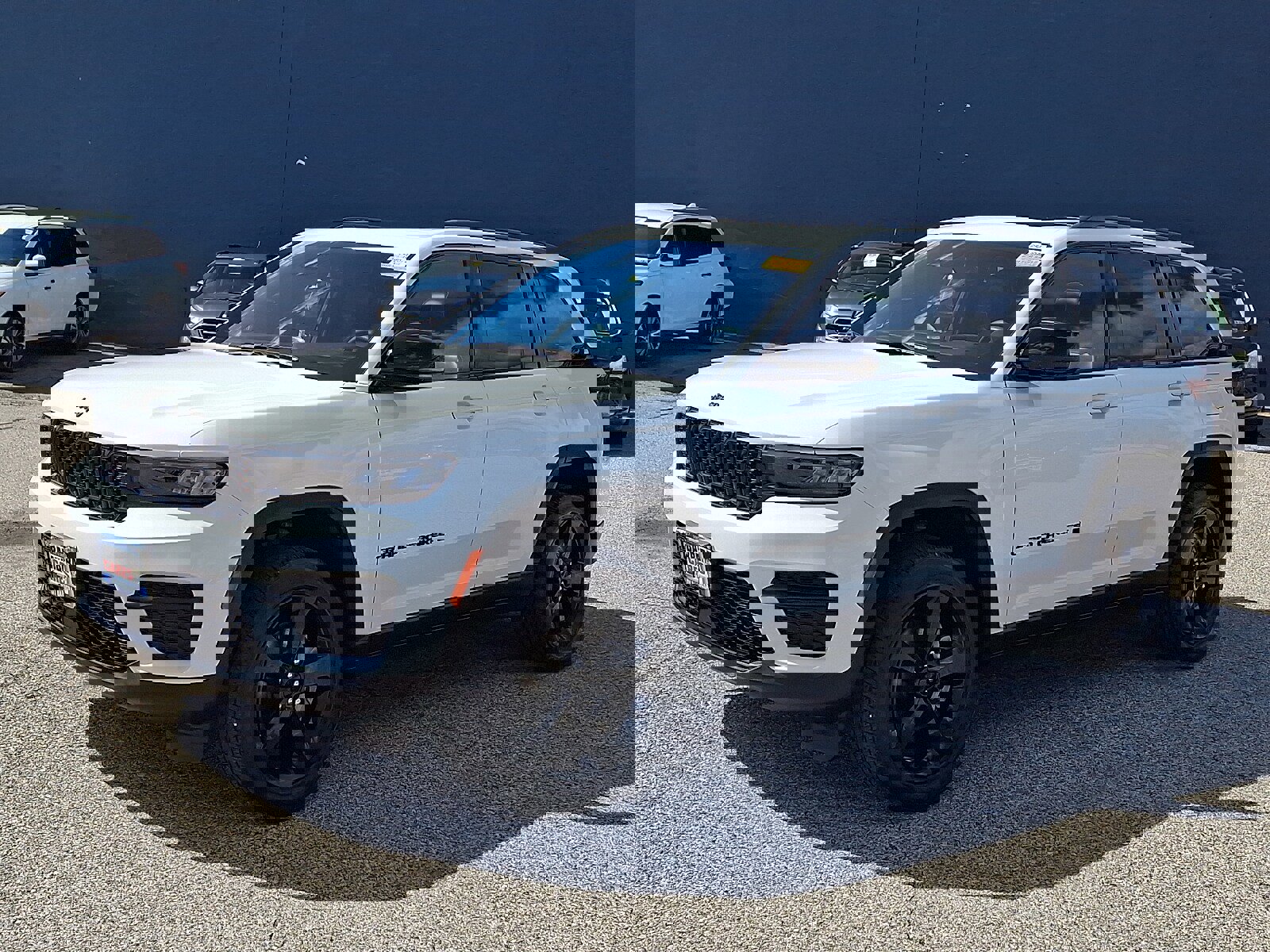 Used 2023 Jeep Grand Cherokee Altitude image 3