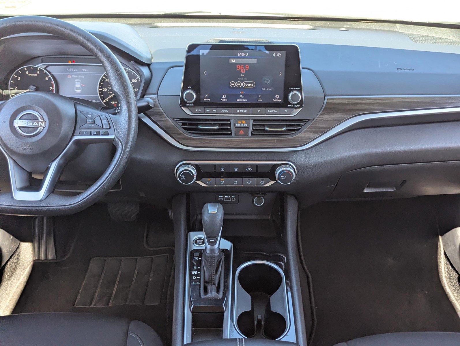 Used 2024 Nissan Altima 2.5 SV image 16