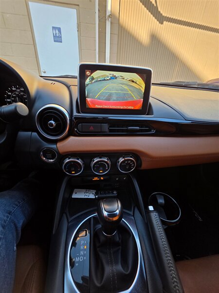 Used 2017 FIAT 124 Spider Lusso RWD image 22
