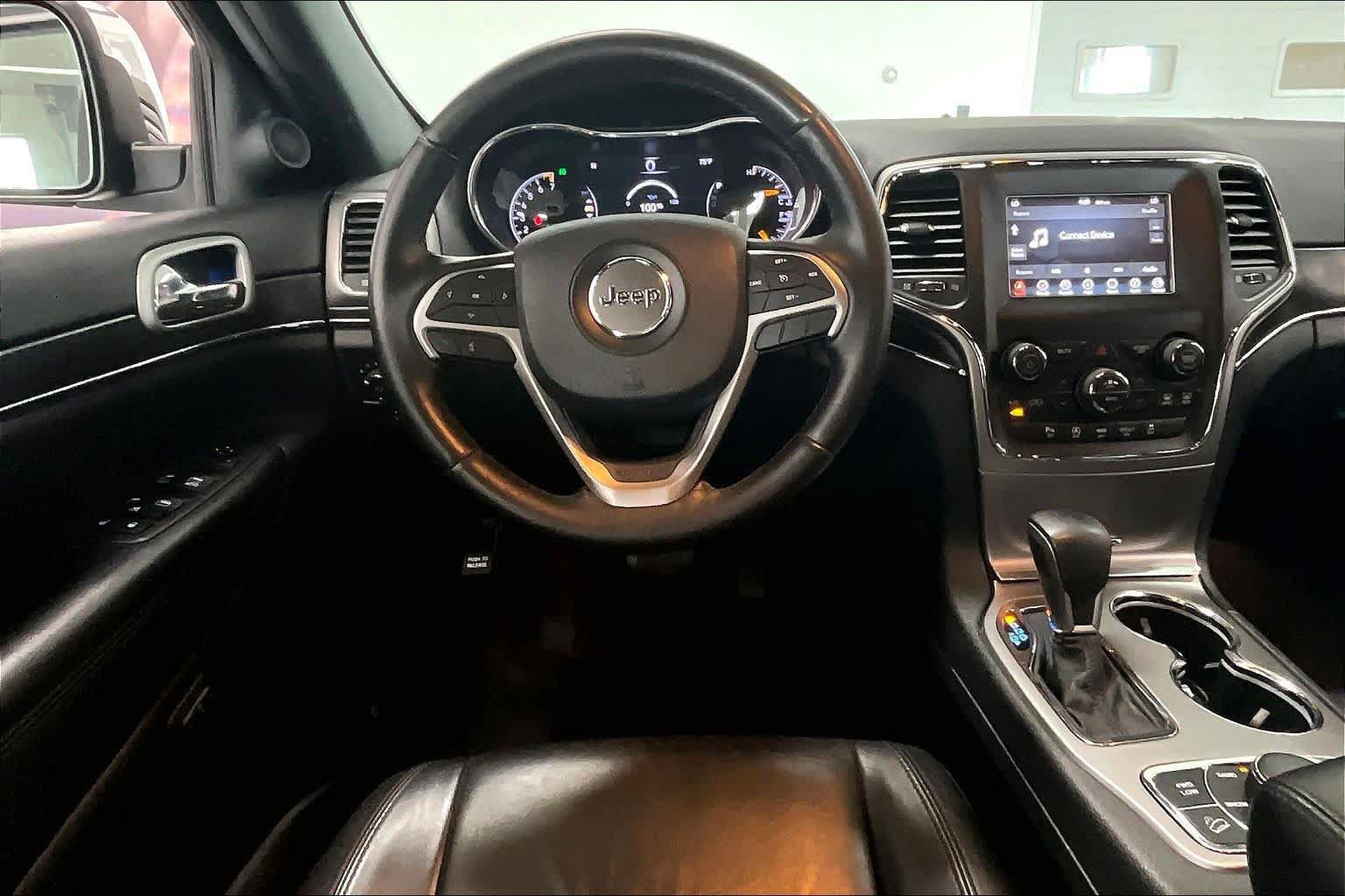 Used 2018 Jeep Grand Cherokee Limited AWD/4WD image 12
