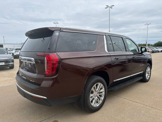 Used 2022 GMC Yukon XL SLT w/ SLT Premium Package AWD/4WD image 3