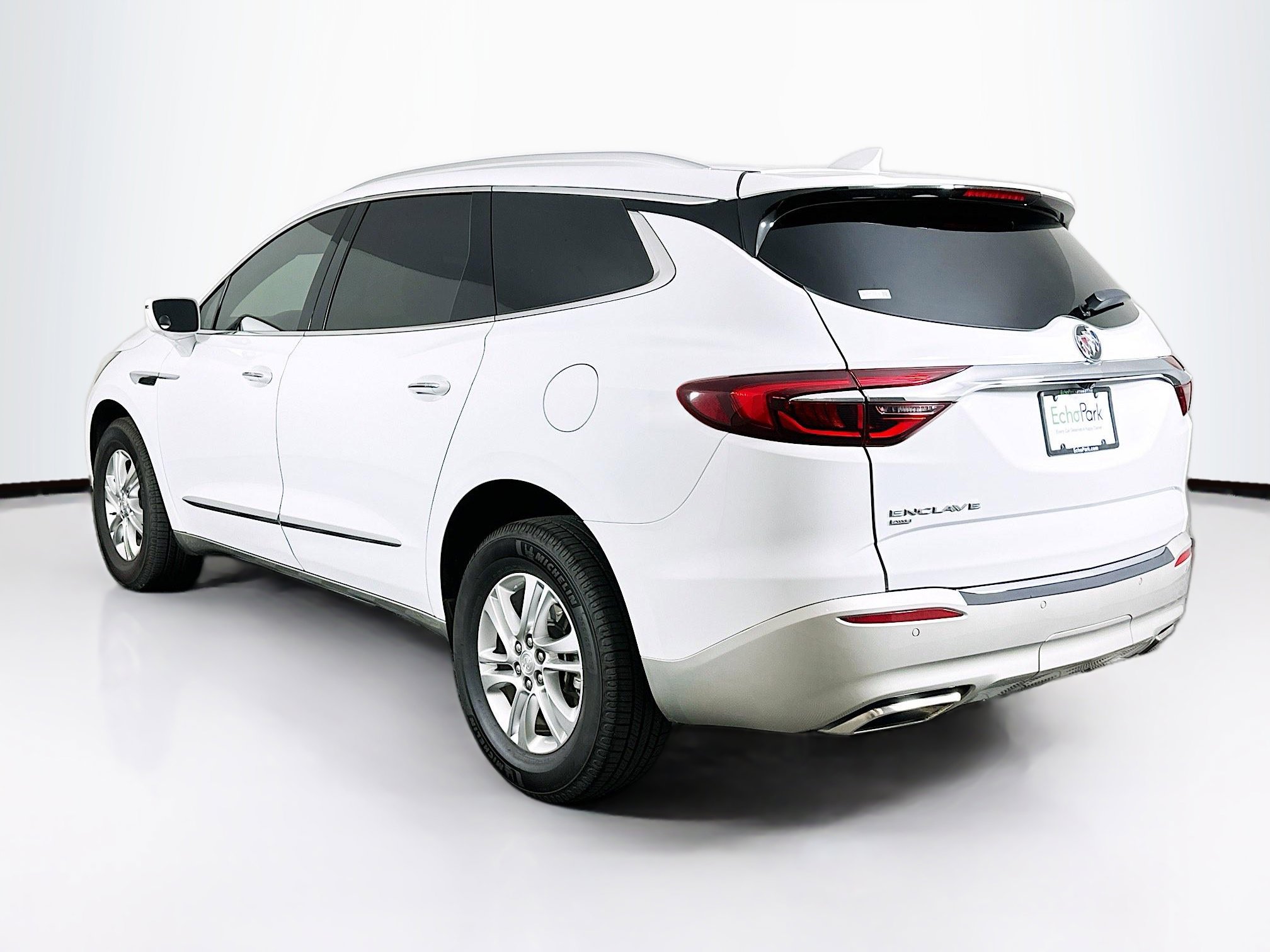 Used 2020 Buick Enclave Essence image 5