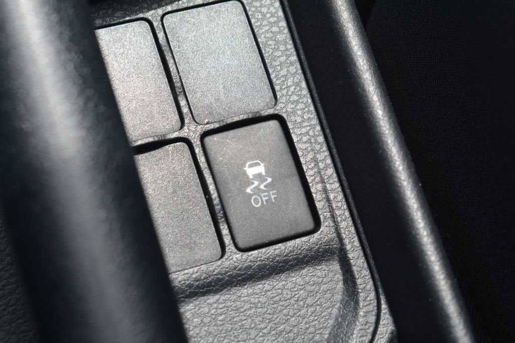 Used 2015 Toyota Yaris LE FWD image 15