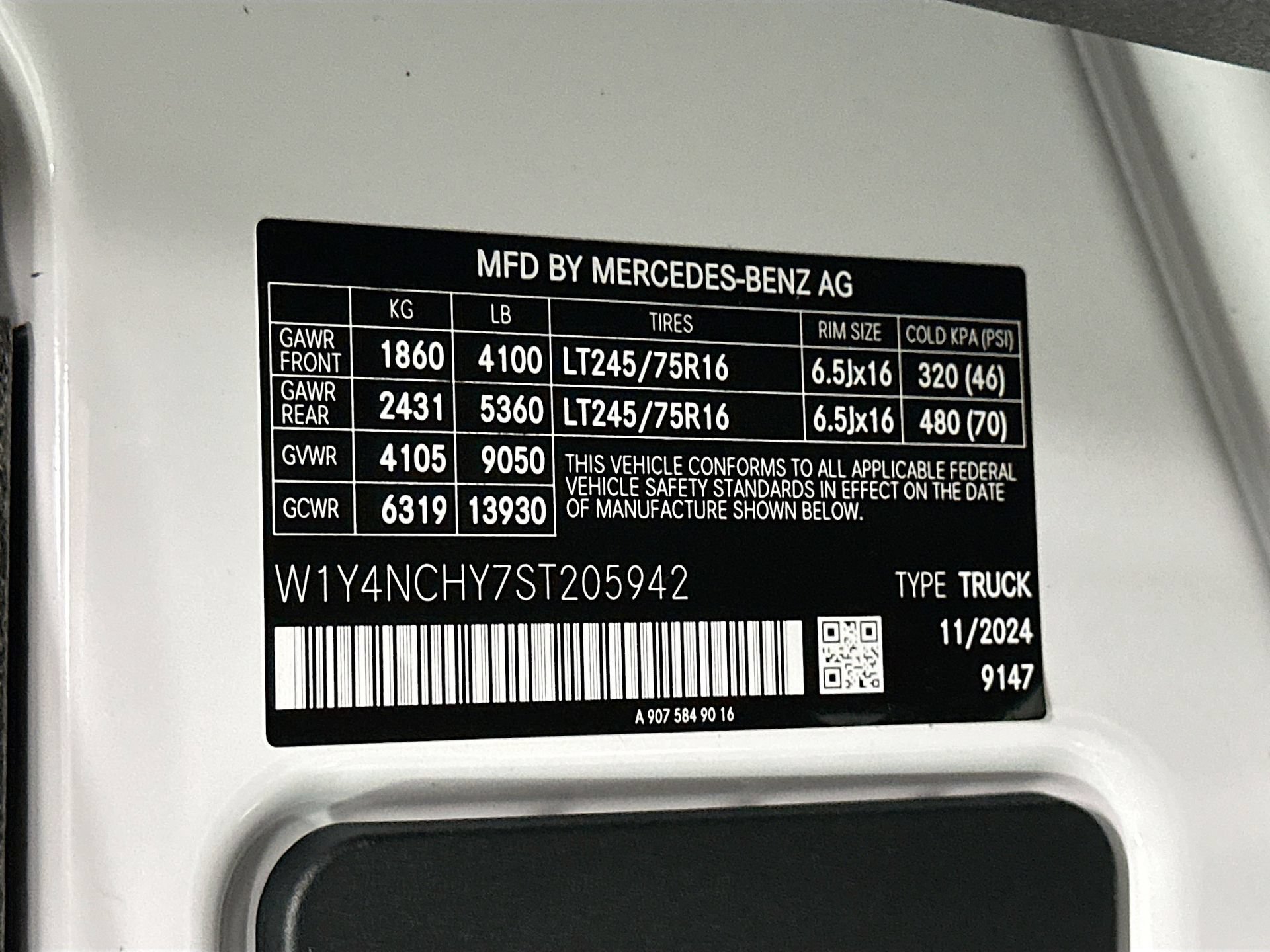 New 2025 Mercedes-Benz Sprinter 2500 image 30