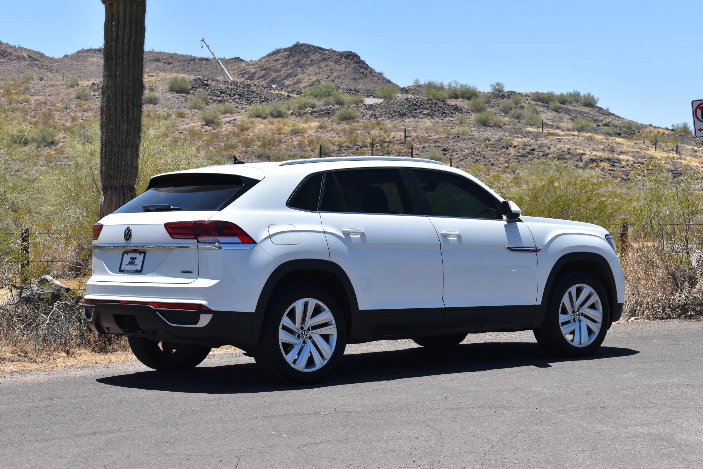 Used 2020 Volkswagen Atlas Cross Sport SE w/ Panoramic Sunroof Package AWD/4WD image 6