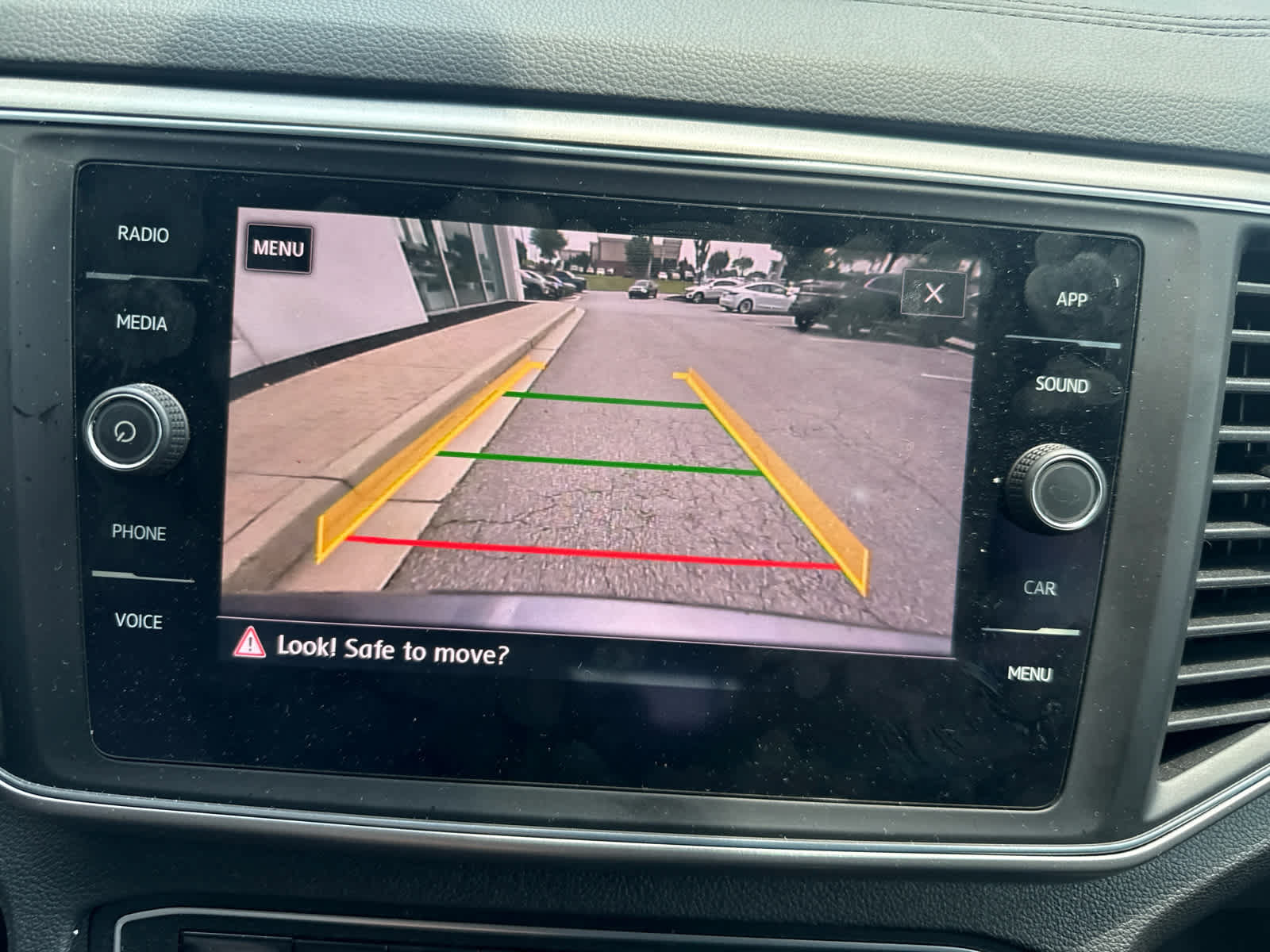 Used 2018 Volkswagen Atlas SE FWD image 35