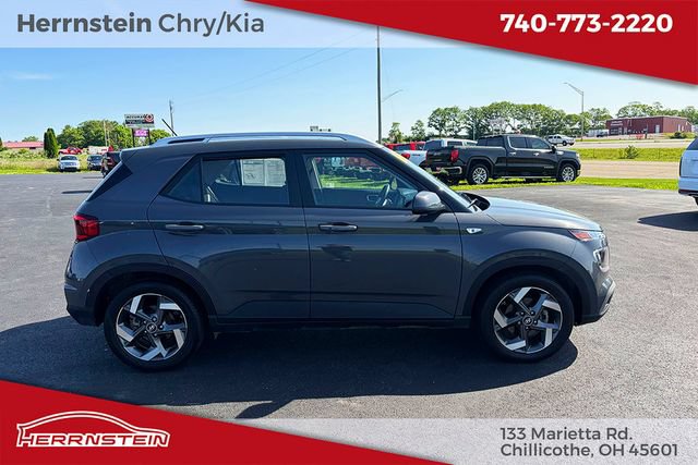 Used 2024 Hyundai Venue SEL FWD image 24