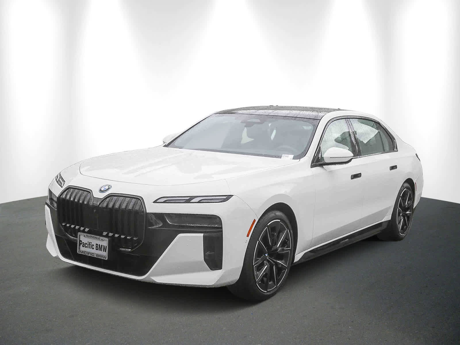 Used 2025 BMW i7 eDrive50 w/ M Sport Package image 3