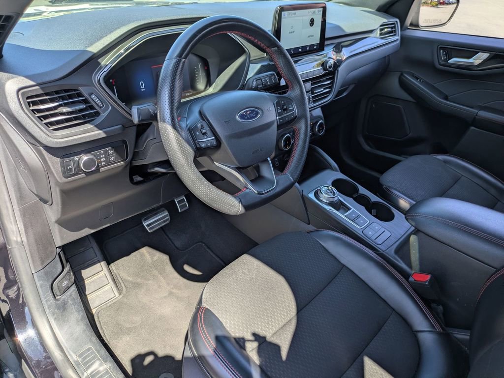 Used 2024 Ford Escape ST-Line image 17