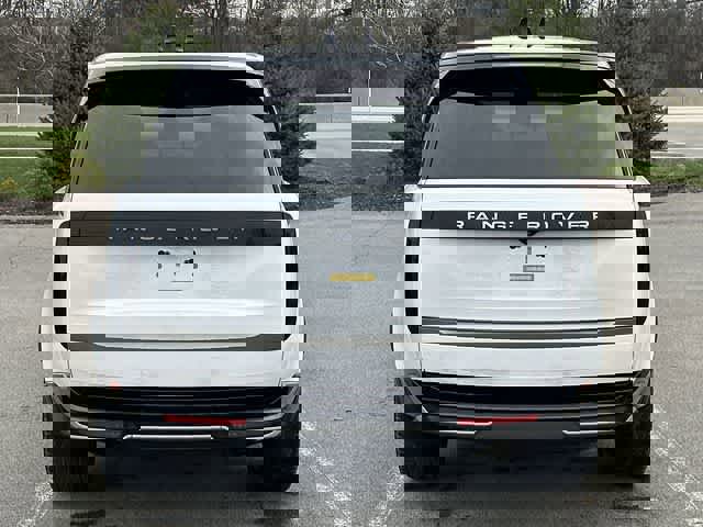 Used 2025 Land Rover Range Rover SE image 4