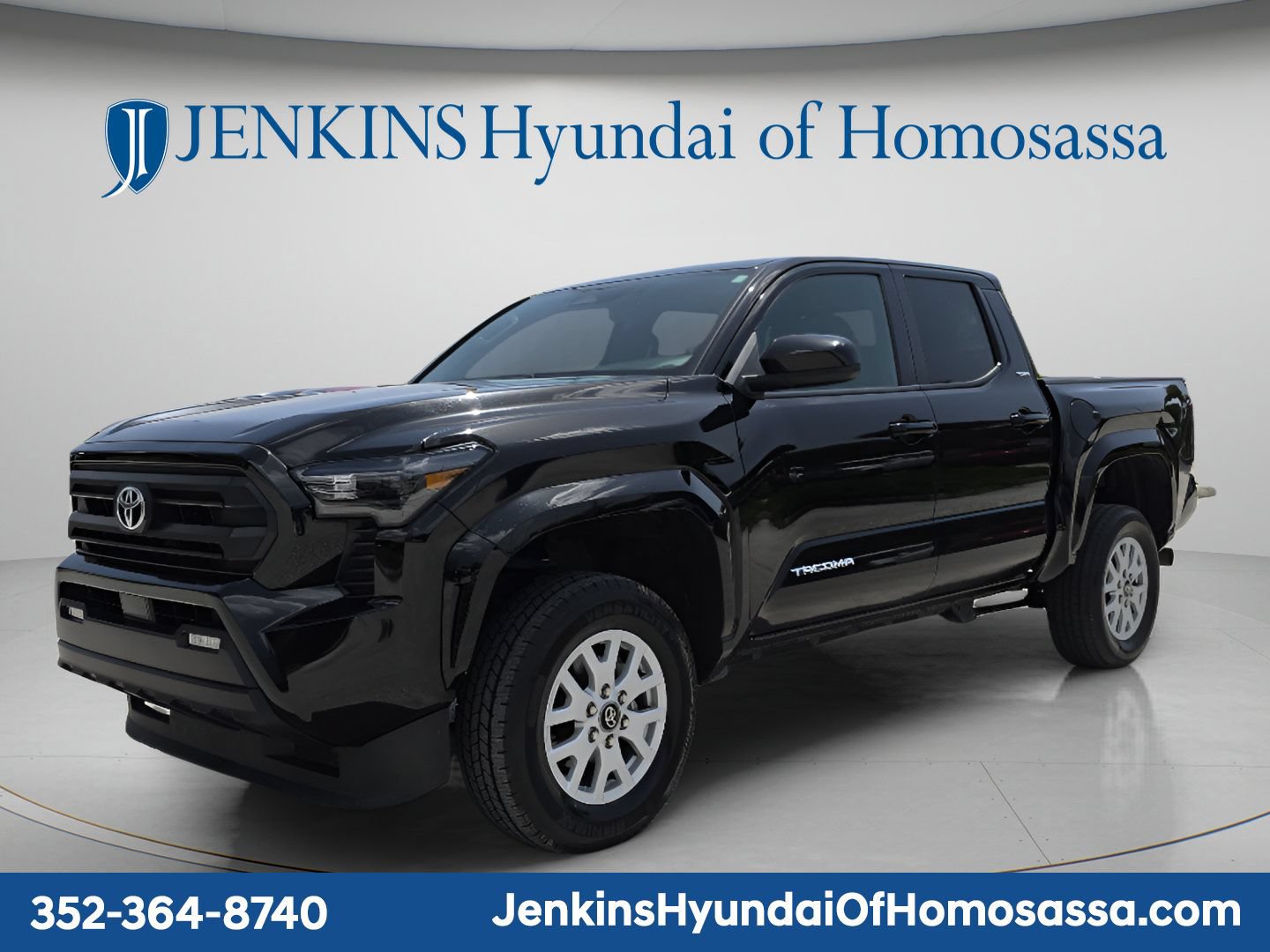 Used 2024 Toyota Tacoma SR5 RWD image 10