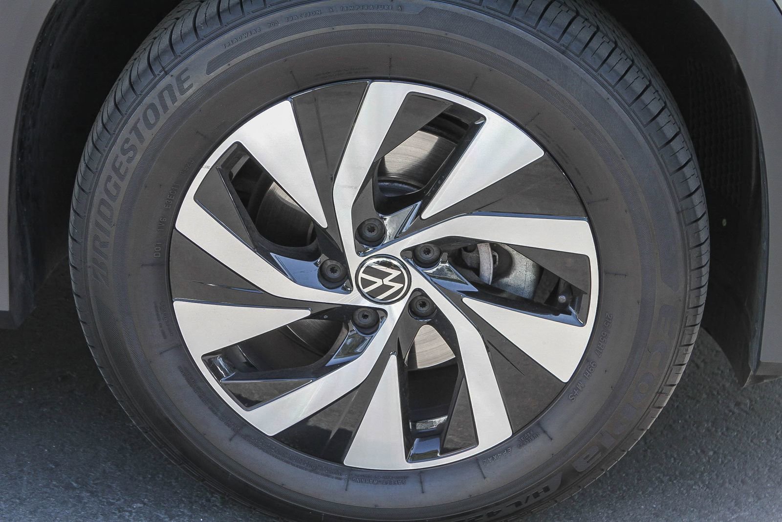 Used 2025 Volkswagen Tiguan S image 12