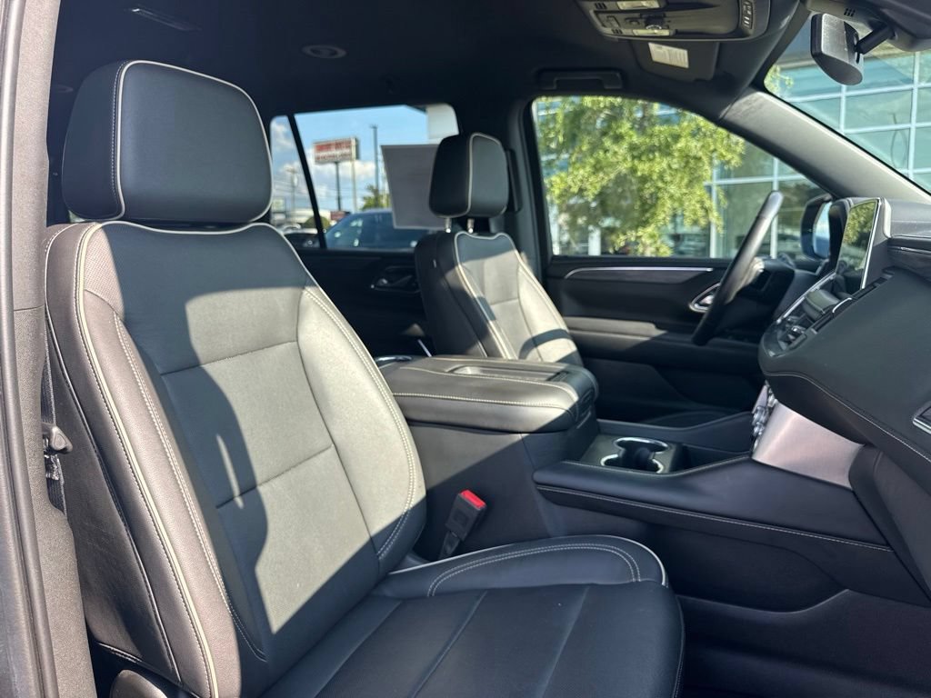 Used 2022 GMC Yukon SLT w/ SLT Luxury Package AWD/4WD image 18