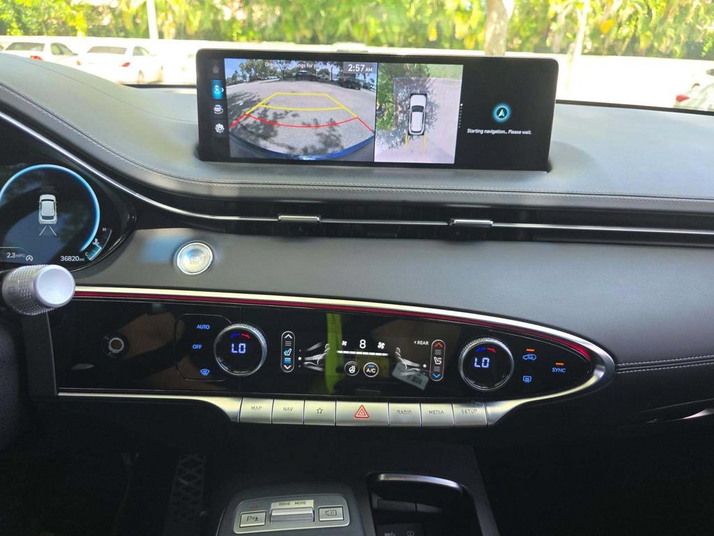Used 2023 Genesis GV70 2.5T w/ Sport Prestige Package AWD/4WD image 23