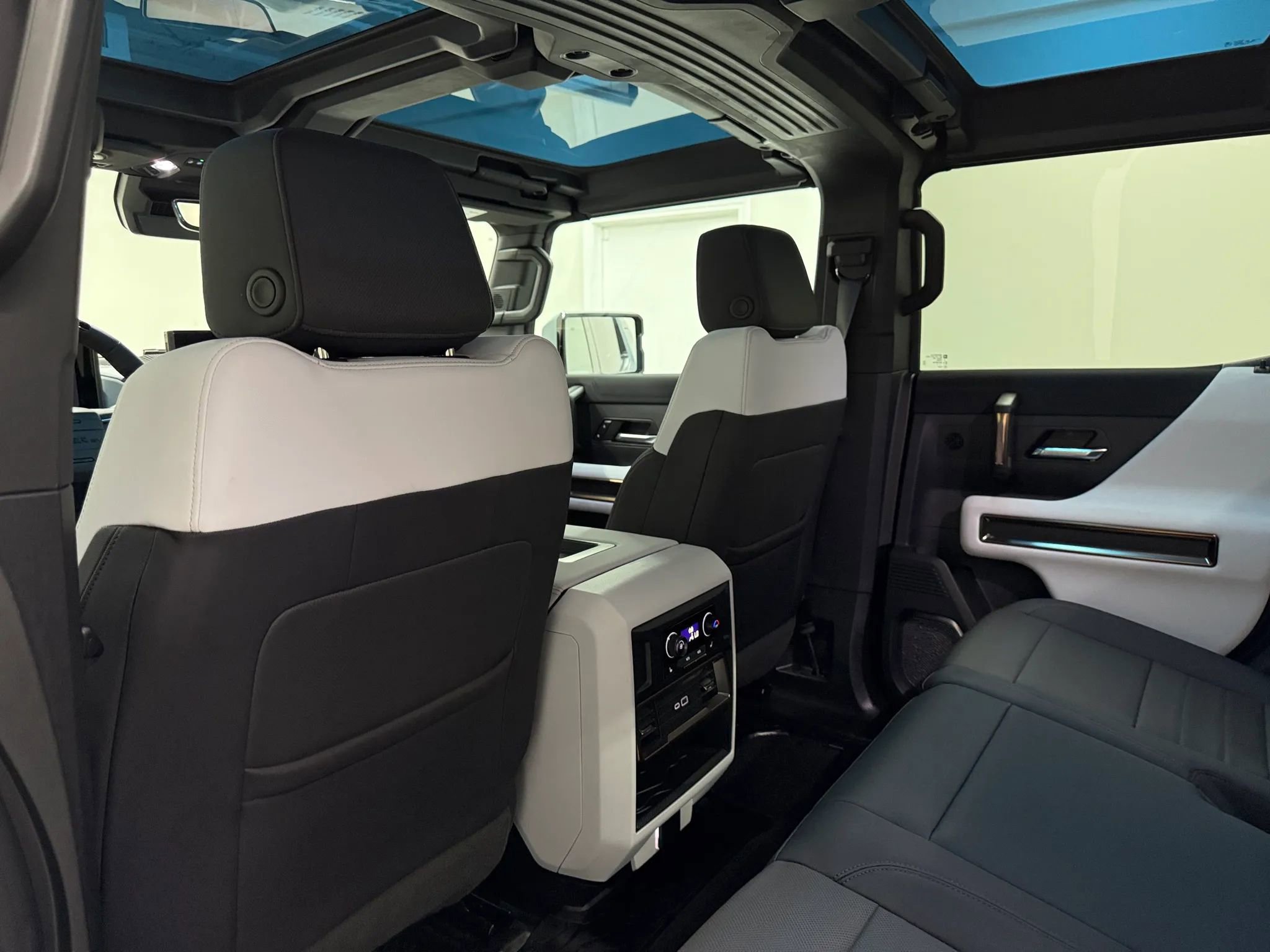 Used 2024 GMC Hummer EV 3X w/ Omega Edition image 13