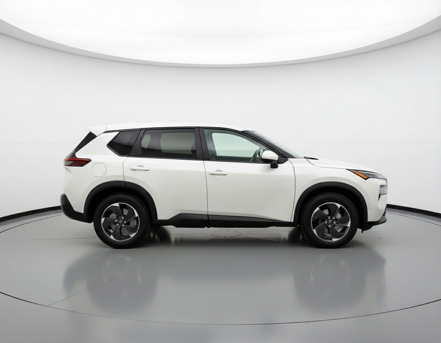 Used 2025 Nissan Rogue SV image 11