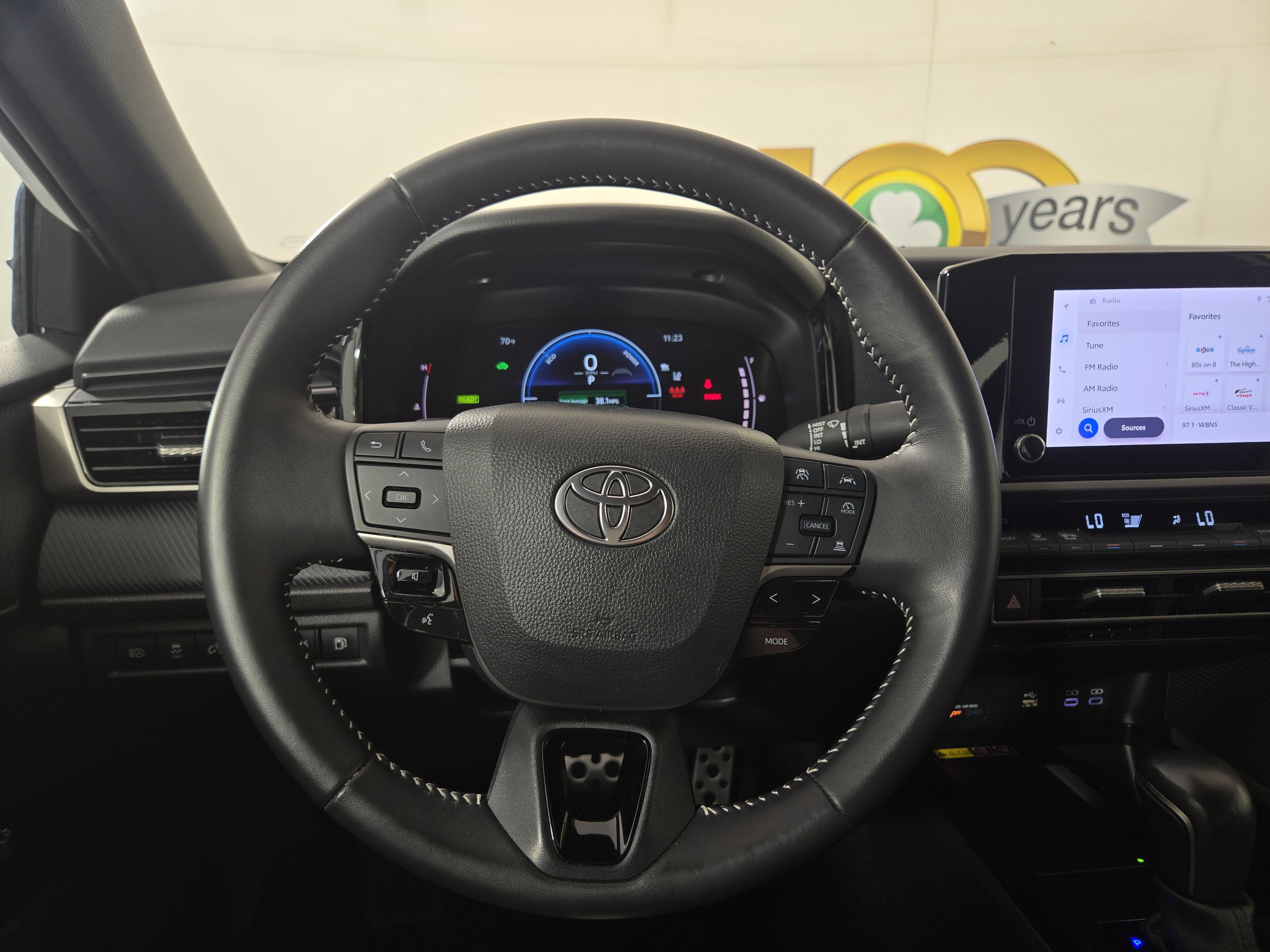 Used 2025 Toyota Camry SE FWD image 14