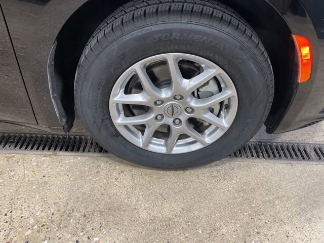 Used 2024 Chrysler Pacifica Touring-L image 37