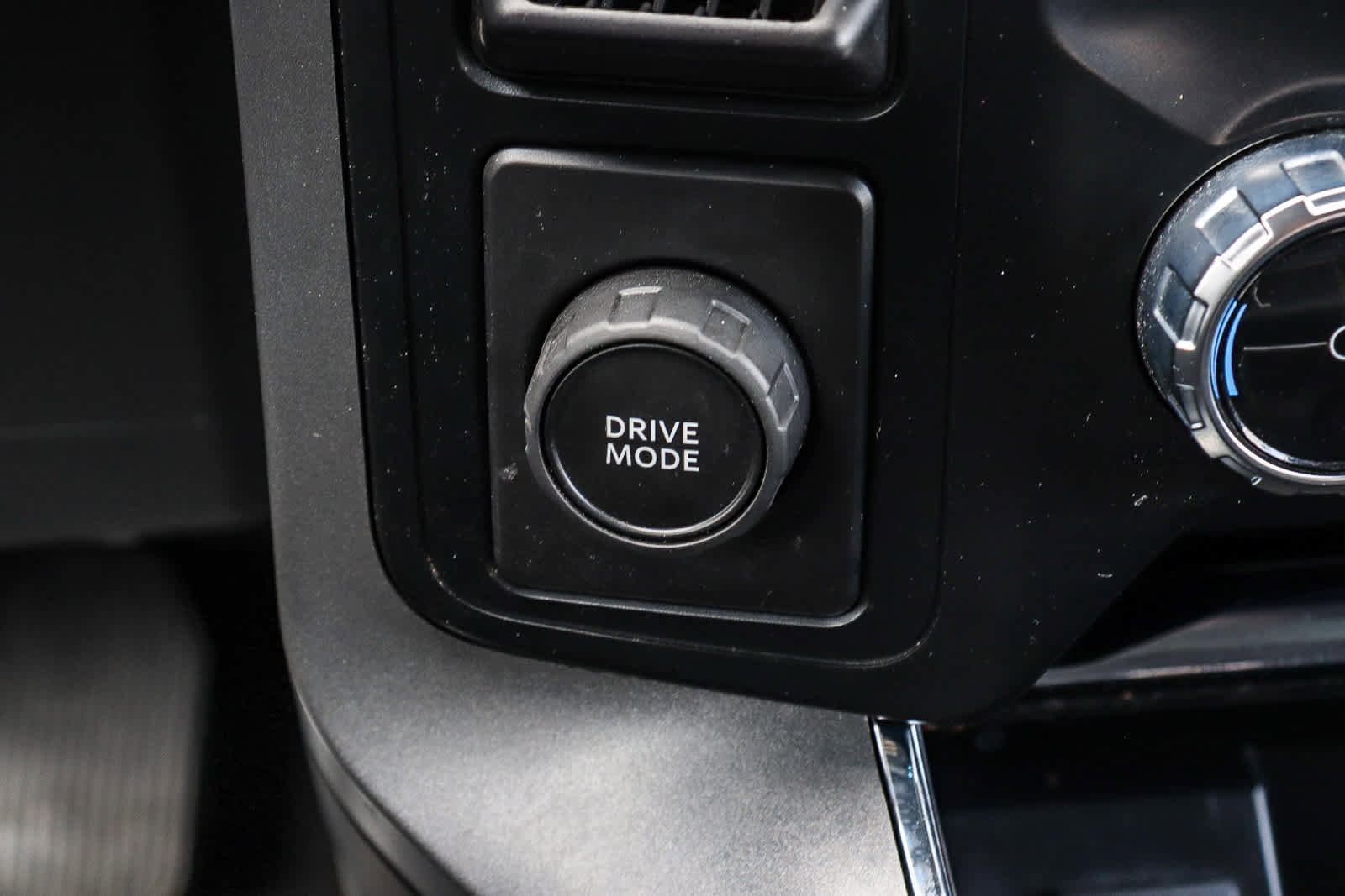 Used 2023 Ford F150 Lariat RWD image 30