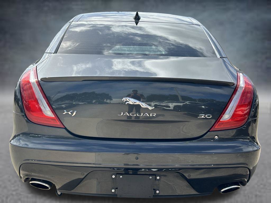 Used 2018 Jaguar XJ R-Sport RWD image 5