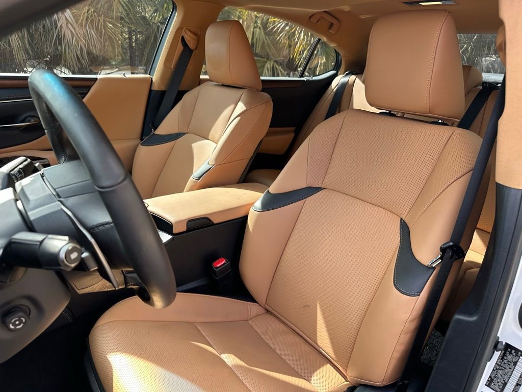Used 2024 Lexus ES 350 w/ Premium Package image 16