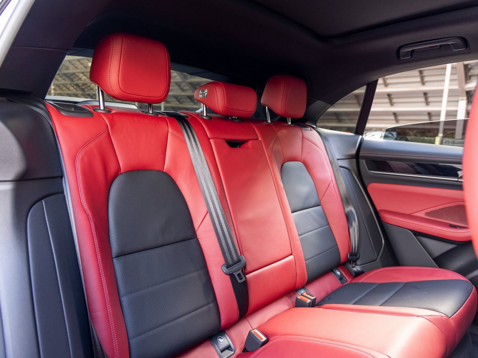 Certified 2024 Porsche Macan 4 Electric image 48