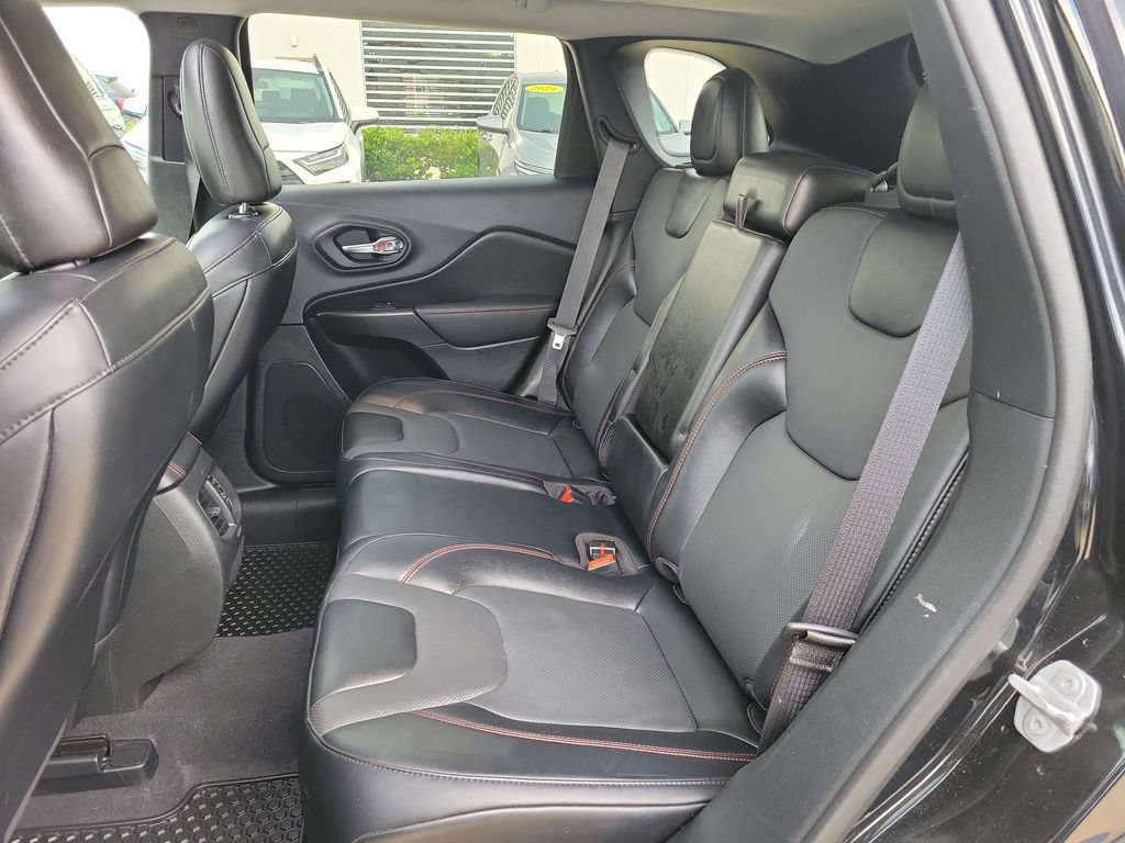 Used 2023 Jeep Cherokee Trailhawk w/ Sun & Sound Group AWD/4WD image 11