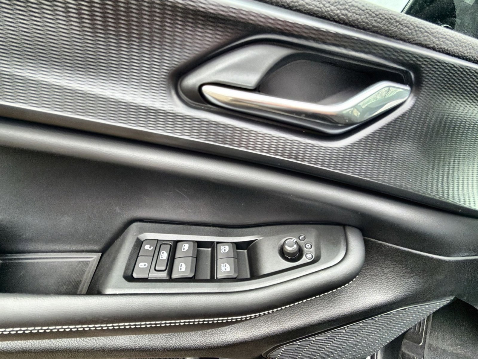 New 2025 Jeep Grand Cherokee Laredo image 15