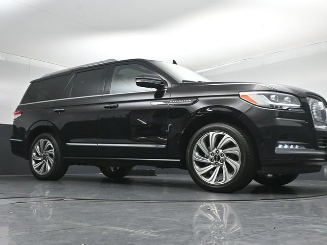 Certified 2023 Lincoln Navigator Reserve AWD/4WD image 40