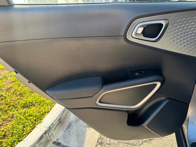 Certified 2025 Kia Soul LX image 10