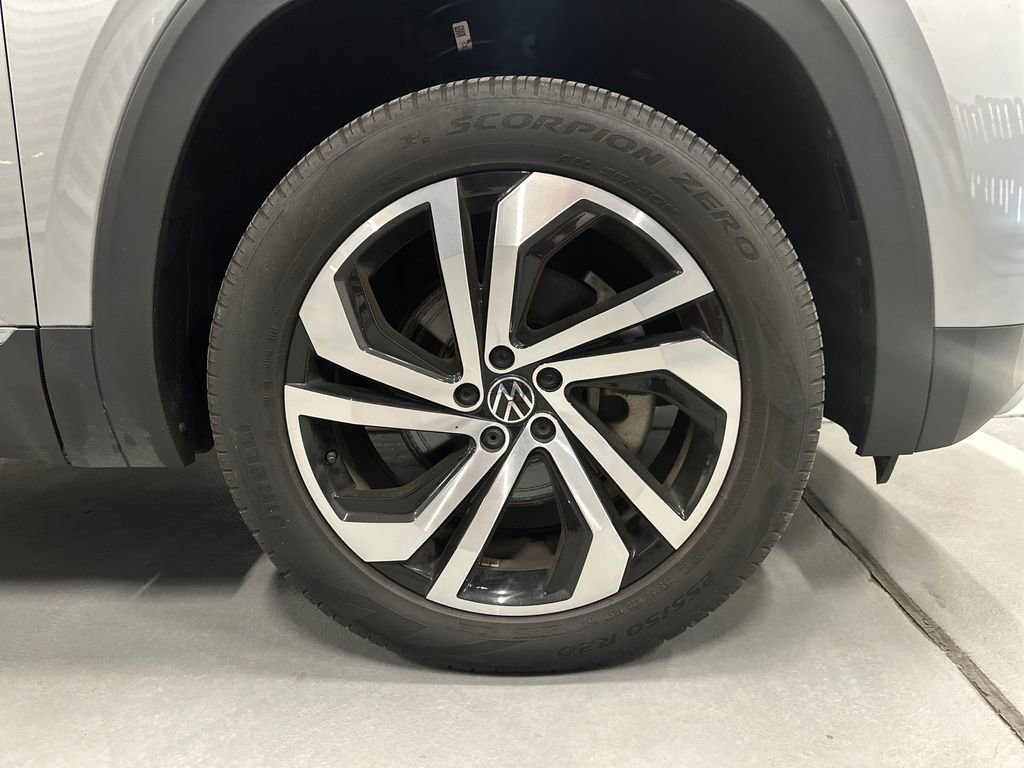 Used 2022 Volkswagen Atlas SEL image 2