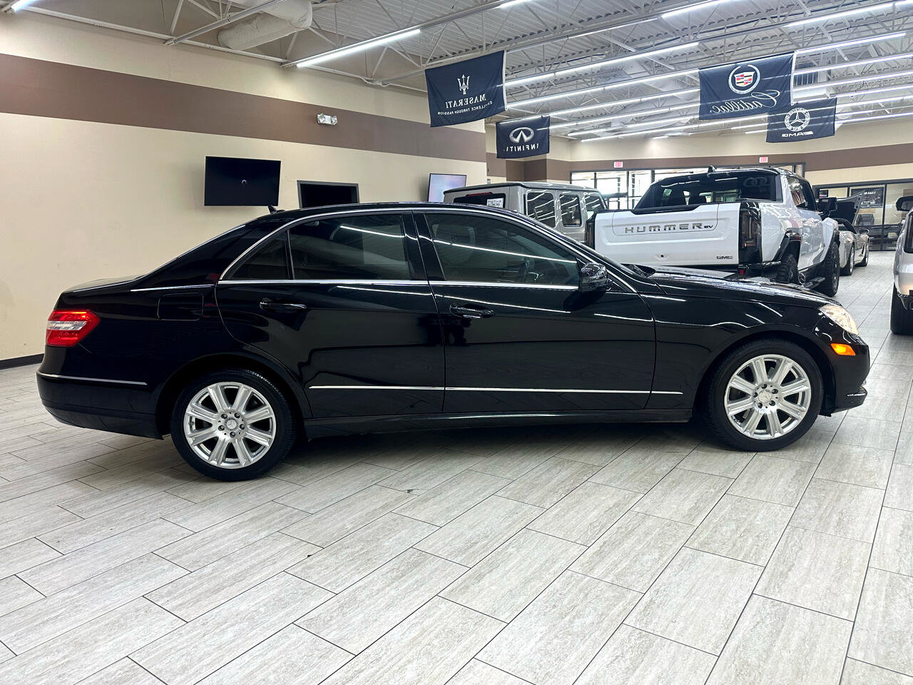 Used 2013 Mercedes-Benz E 350 BlueTEC Sedan image 8
