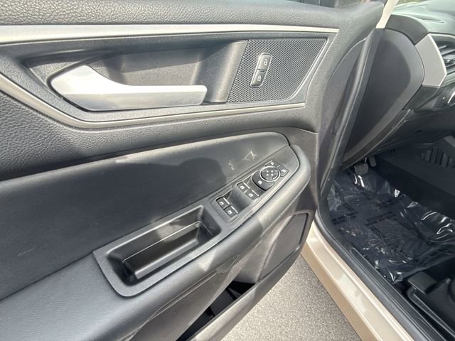 Used 2021 Ford Edge SEL w/ Convenience Package image 13
