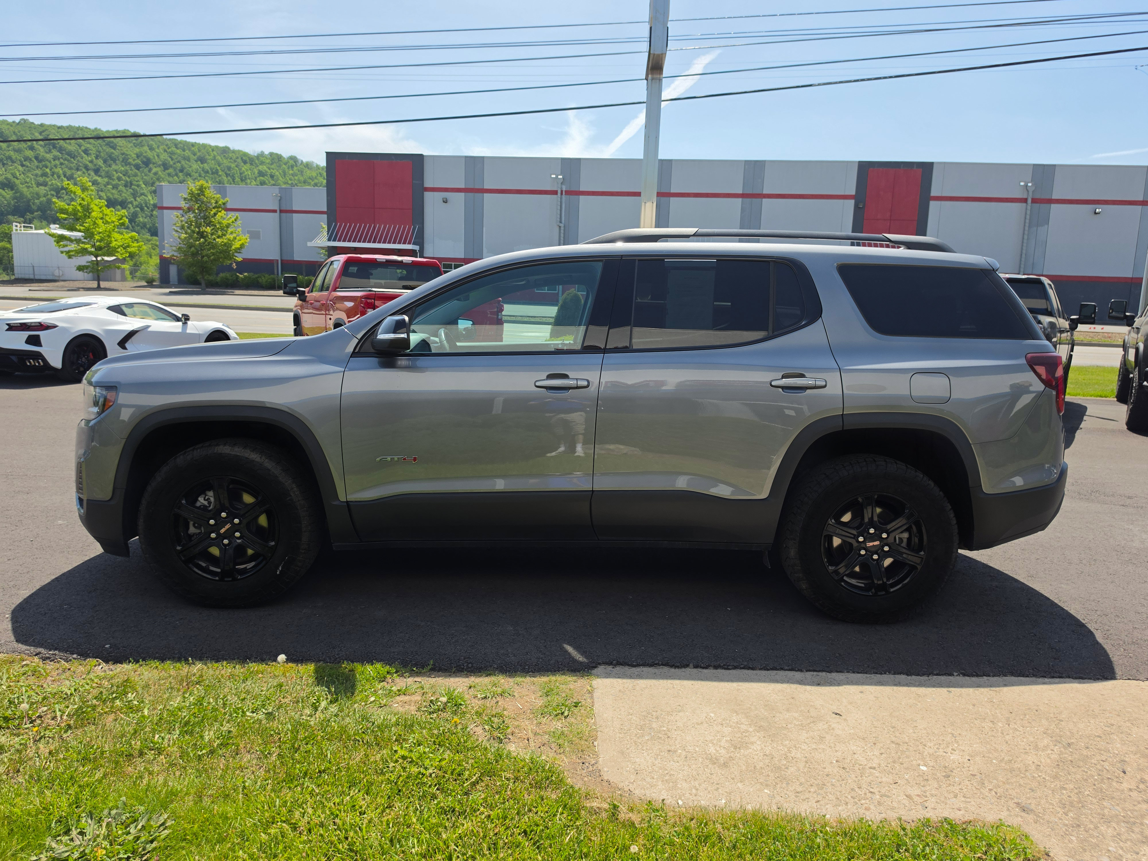 Used 2021 GMC Acadia AT4 AWD/4WD image 6