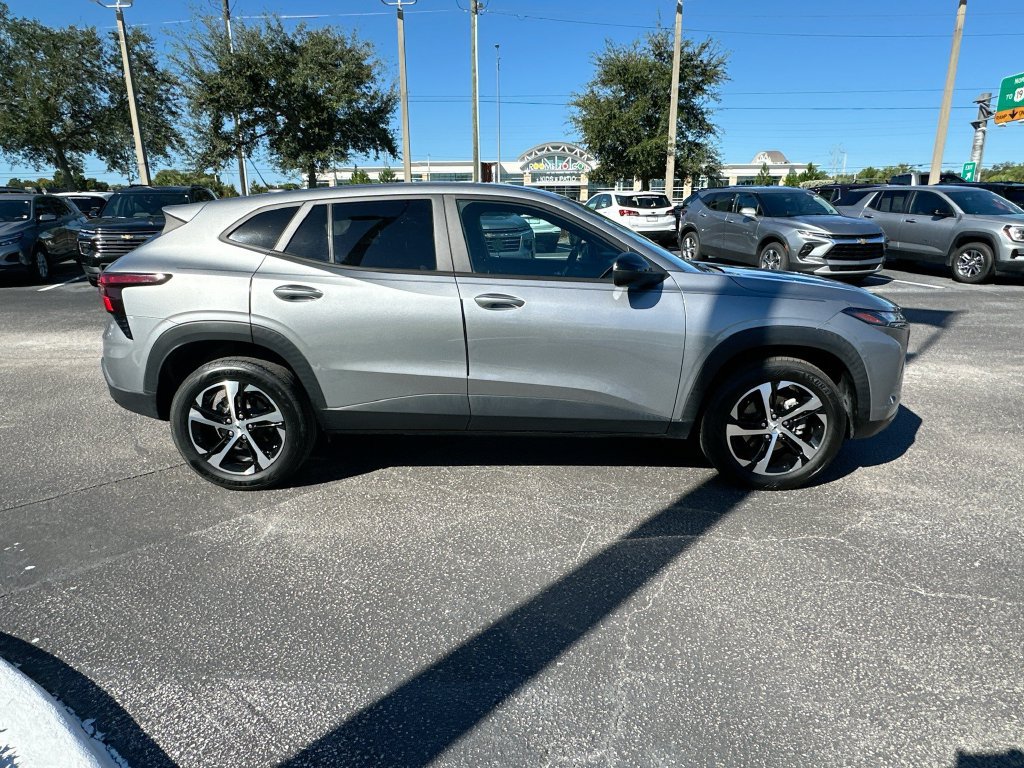Certified 2024 Chevrolet Trax RS FWD image 4