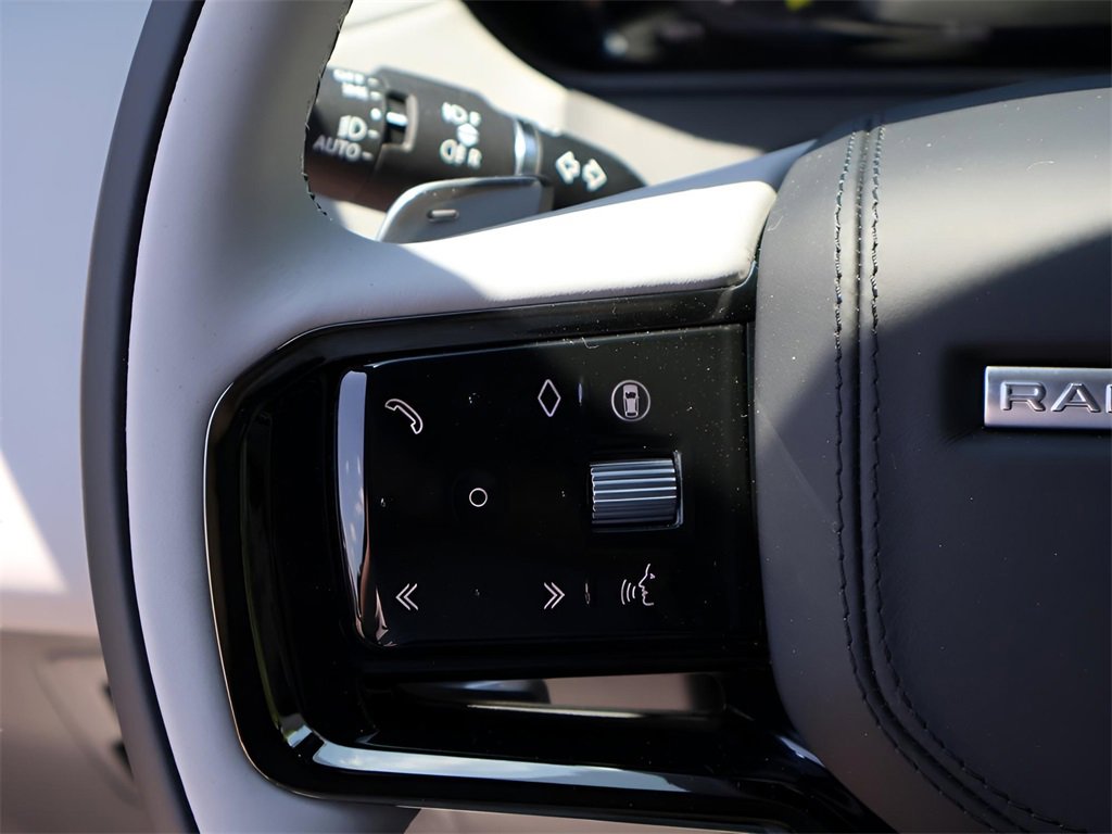 New 2026 Land Rover Range Rover Velar Dynamic SE image 32