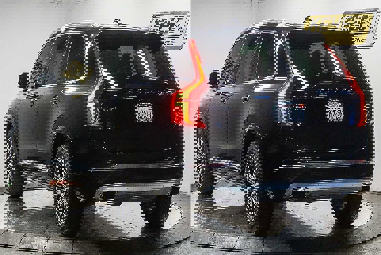 Used 2021 Volvo XC90 T8 Inscription w/ Advanced Package image 2